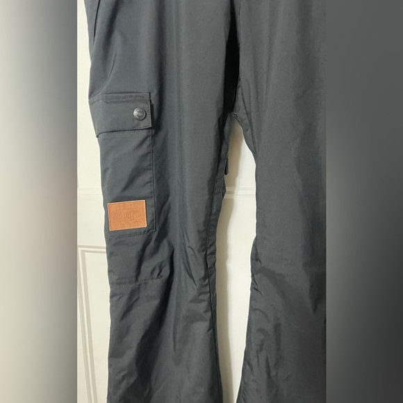 Black large women’s DC snowboarding pants - Picture 10 of 13